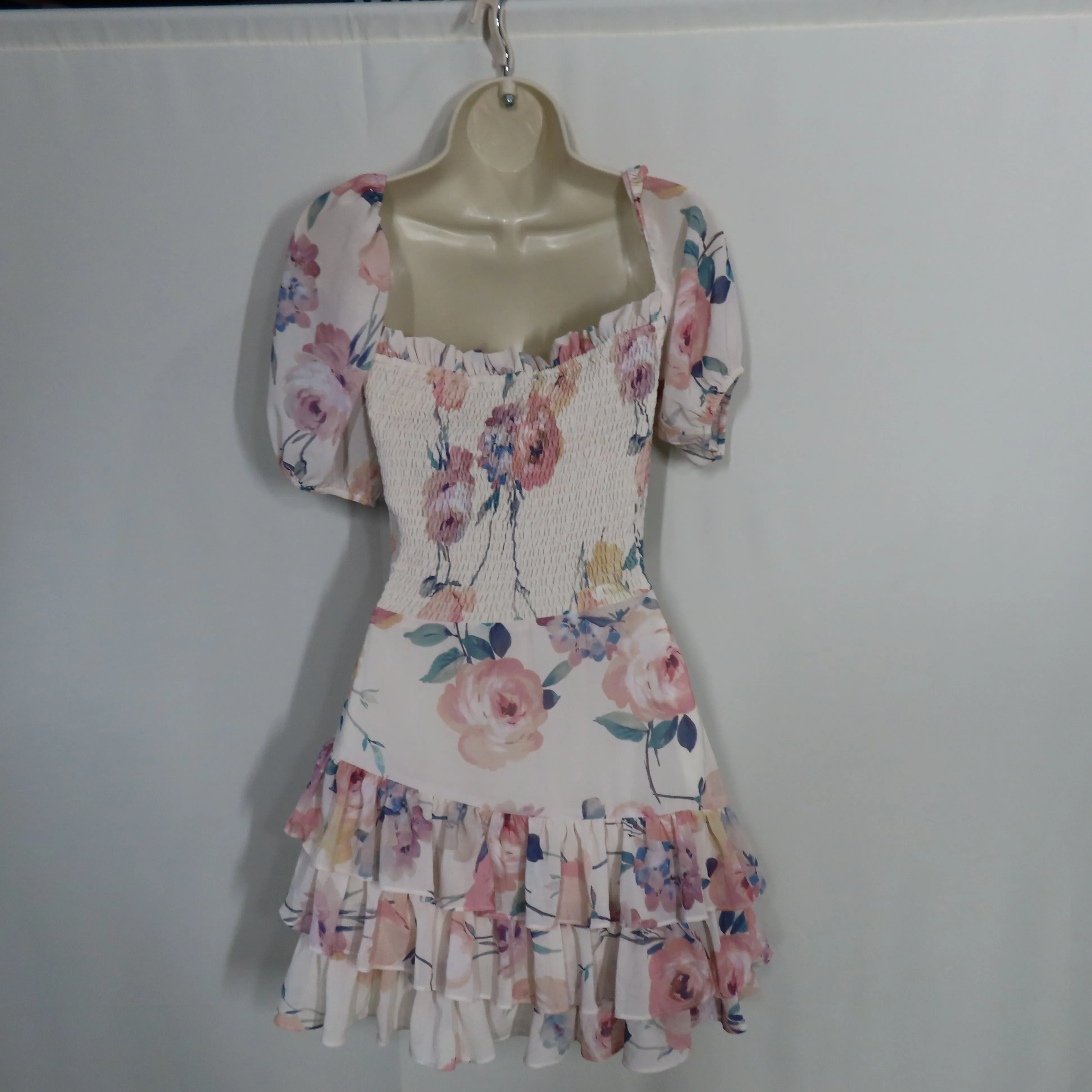 Yumi Kim Pink Floral So Romantic Mini Dress Smocked Bodice Layered Skirt Size X-Small