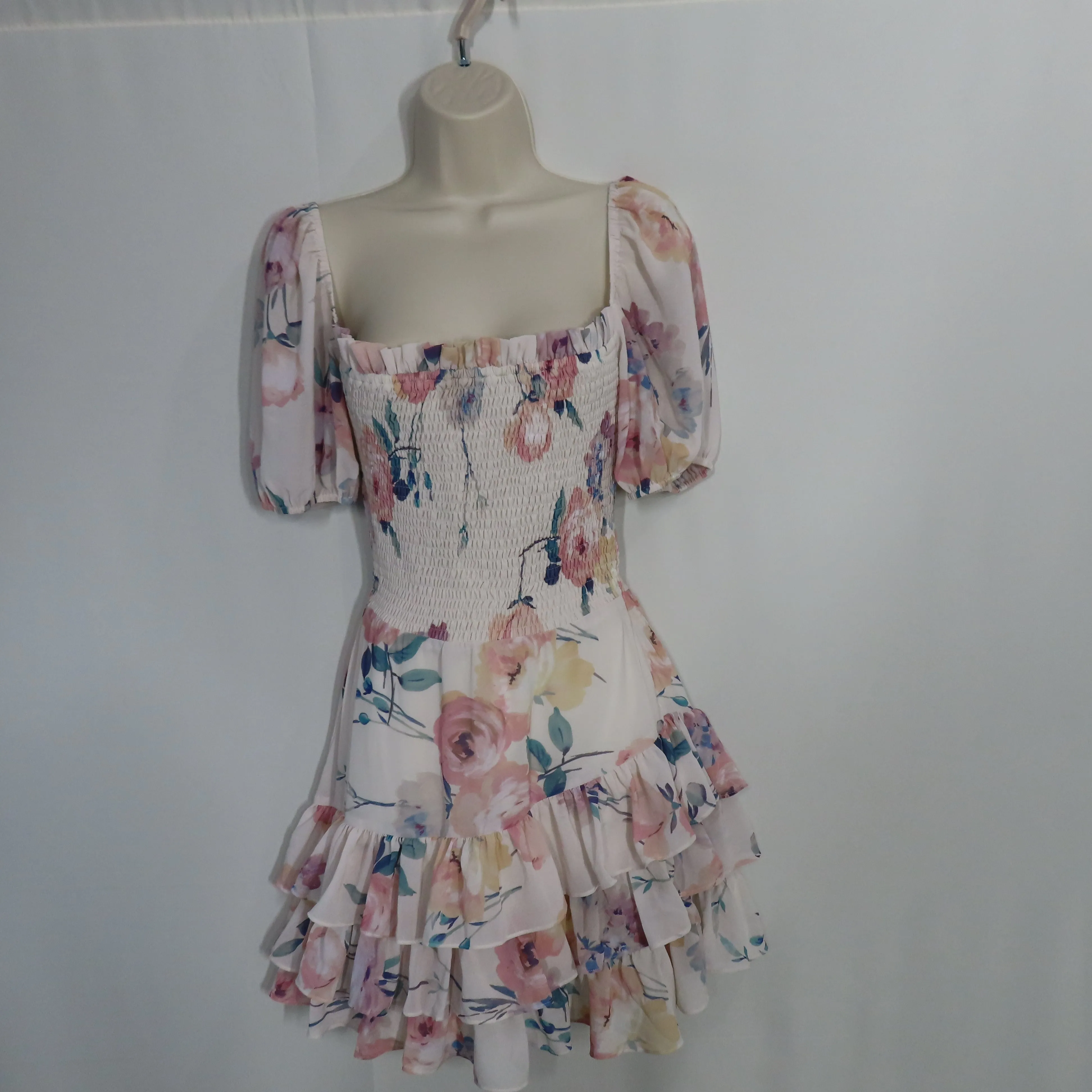 Yumi Kim Pink Floral So Romantic Mini Dress Smocked Bodice Layered Skirt Size X-Small